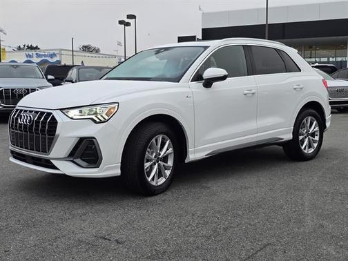 2025 Audi Q3 45 S line Premium