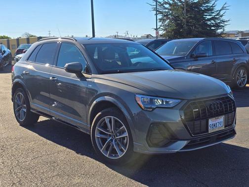 2022 Audi Q3 45 S line Premium