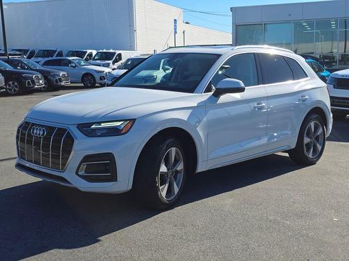 2022 Audi Q5 40 Premium Plus