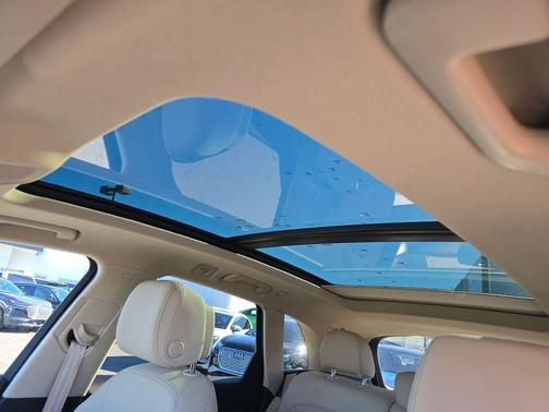 2022 Audi Q5 40 Premium Plus