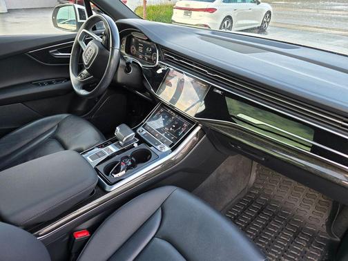 2023 Audi Q7 55 Premium