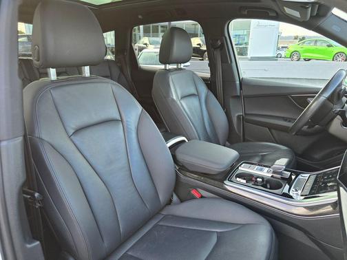 2023 Audi Q7 55 Premium