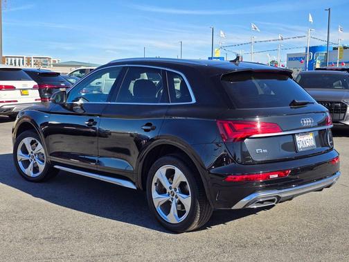 2023 Audi Q5 45 S line Prestige