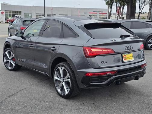 2024 Audi Q5 45 S line quattro Premium