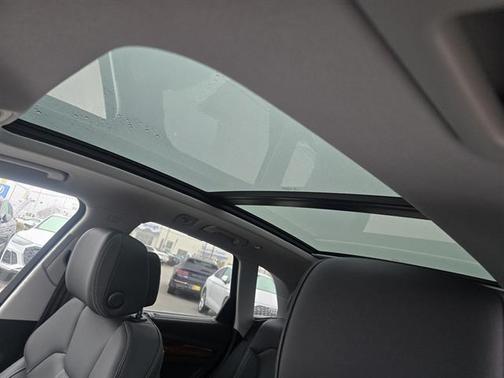 2023 Audi Q5 45 S line quattro Premium
