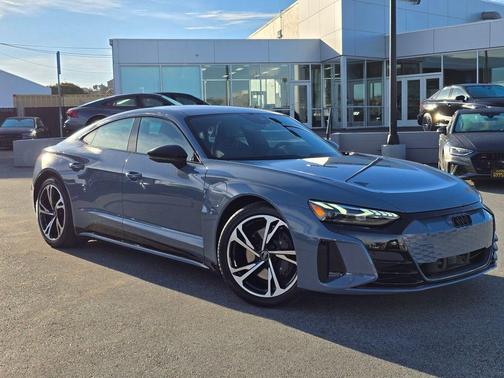 2024 Audi e-tron GT Premium Plus