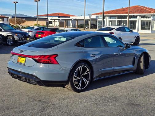 2024 Audi e-tron GT Premium Plus