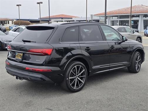 2025 Audi Q7 55 Premium