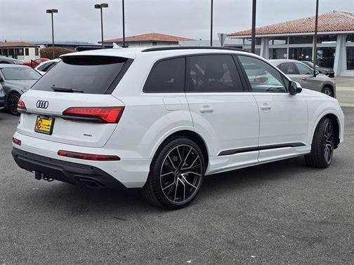 2025 Audi Q7 55 Premium