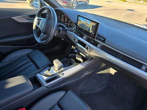 2023 Audi A4 45 S line Premium Plus