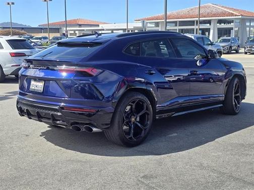 2020 Lamborghini Urus Base