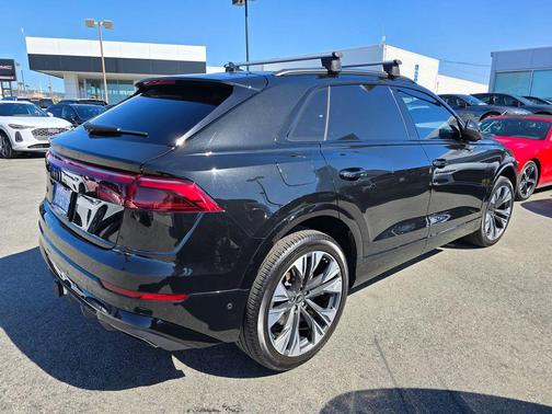 2025 Audi Q8 55 Premium