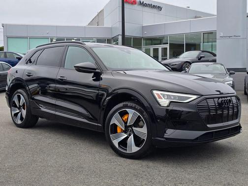 Mythos Black Metallic 2023 Audi e-tron Premium Plus