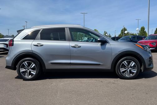 2022 Kia Niro LXS