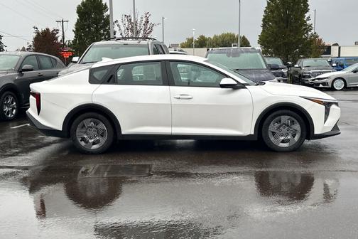 2025 Kia K4 LX
