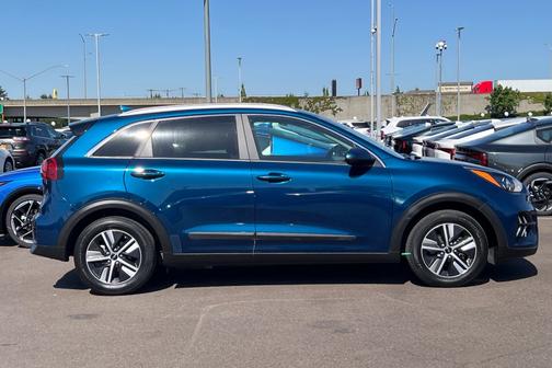 2022 Kia Niro LXS