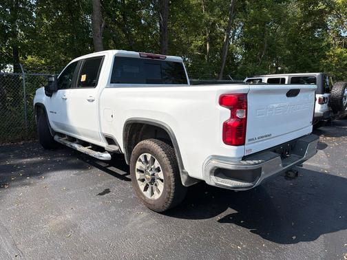 Summit White 2026 Chevrolet Silverado 2500 LT