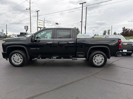 Black 2023 Chevrolet Silverado 2500 High Country