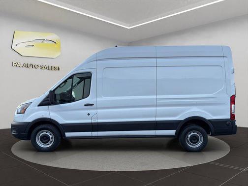 2022 Ford Transit-250 Base