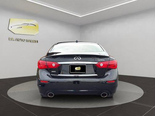 2015 INFINITI Q50 Base