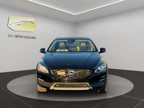 2017 Volvo V60 Cross Country T5