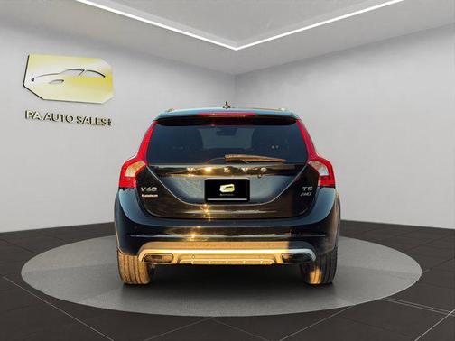 2017 Volvo V60 Cross Country T5