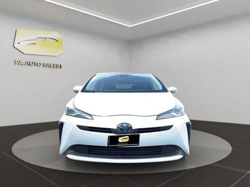 2021 Toyota Prius LE