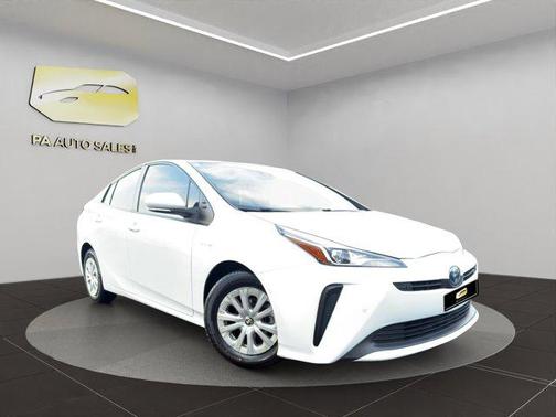 2021 Toyota Prius LE