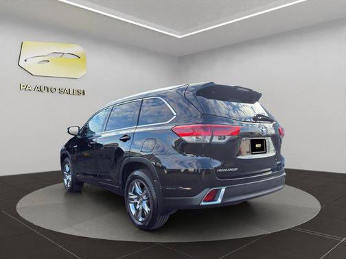 2019 Toyota Highlander Hybrid Platinum