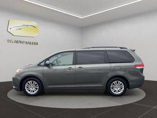 2013 Toyota Sienna XLE