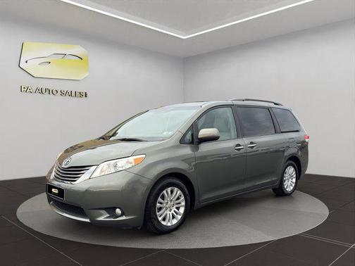 2013 Toyota Sienna XLE