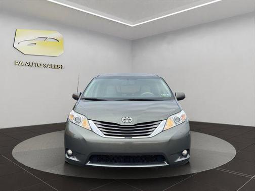 2013 Toyota Sienna XLE
