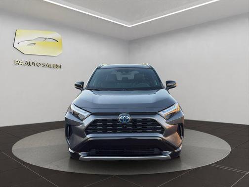 2022 Toyota RAV4 Hybrid SE