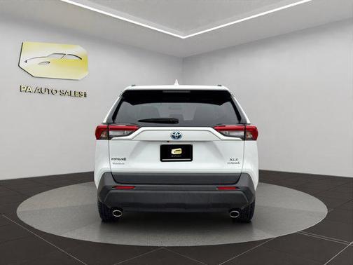 2022 Toyota RAV4 Hybrid XLE