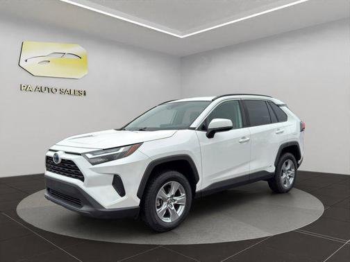 2022 Toyota RAV4 Hybrid XLE
