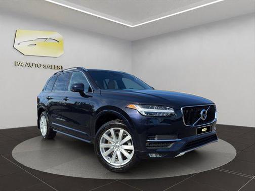 2017 Volvo XC90 T6 Momentum