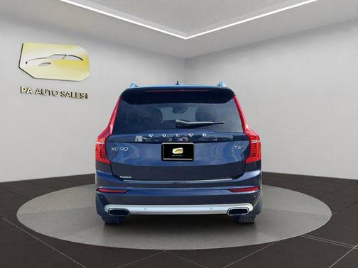 2017 Volvo XC90 T6 Momentum