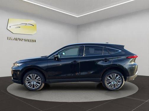 2022 Toyota Venza XLE