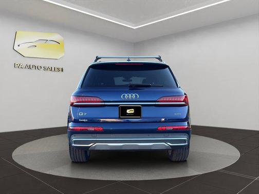 2023 Audi Q7 55 Premium Plus