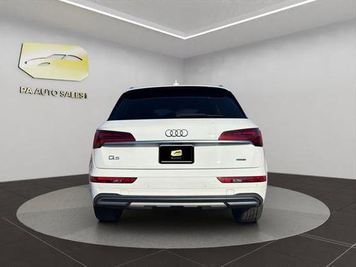 2023 Audi Q5 40 Premium Plus
