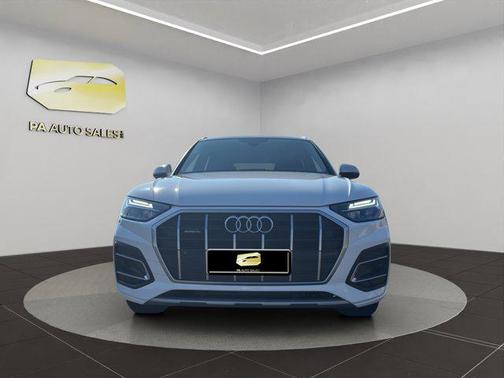 2023 Audi Q5 40 Premium Plus