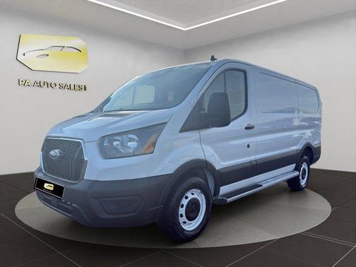 Oxford White 2025 Ford Transit-250 Base