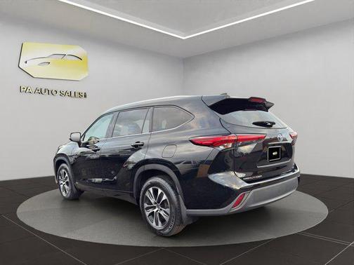 2021 Toyota Highlander Hybrid XLE