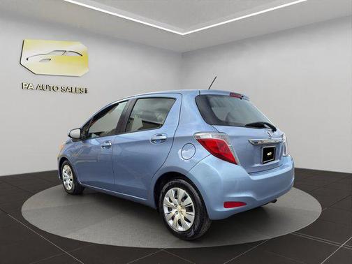 2012 Toyota Yaris L