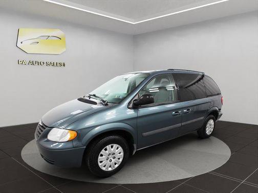 2007 Chrysler Town & Country Base