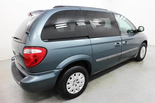 2007 Chrysler Town & Country Base