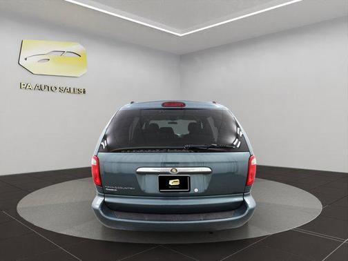 2007 Chrysler Town & Country Base