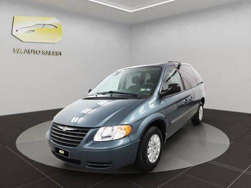 2007 Chrysler Town & Country Base