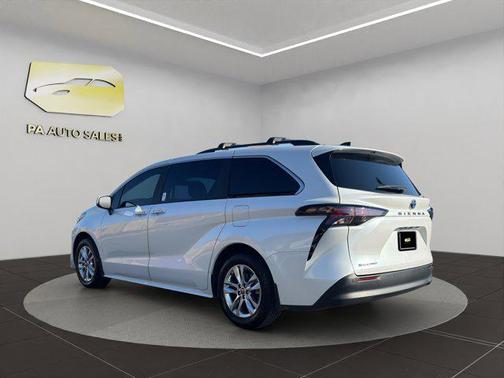 2025 Toyota Sienna XLE 7 Passenger