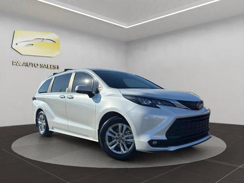 2025 Toyota Sienna XLE 7 Passenger